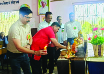 रावे येथे विद्यार्थ्यांचा निरोप समारंभ