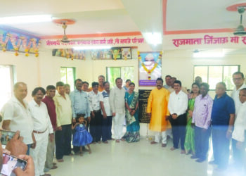 धुतूममध्ये महाराजांच्या प्रतिमेचे पूजन