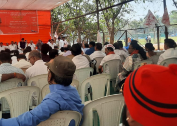 आझाद मैदानावर धरणे आंदोलन