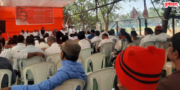 आझाद मैदानावर धरणे आंदोलन