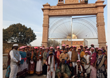 ज्येष्ठ नागरिकांची धार्मिक सहल