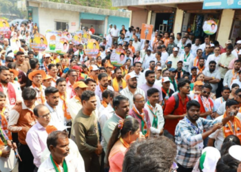 अ‍ॅड. अविनाश ठाकूर व कविता पाटील यांची प्रचारात आघाडी