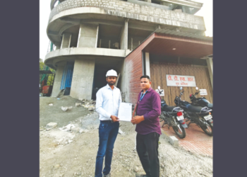 34 बांधकामांना स्थगिती