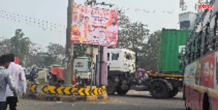 उरण चारफाटा सर्कलला बॅनर्सचा विळखा