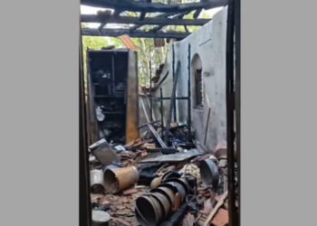 बोनशेत गावातील घराला भीषण आग