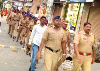 नागोठण्यात पोलिसांचा रूट मार्च