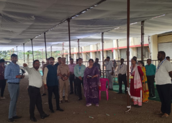 निवडणुकीच्या तयारीचा जिल्हाधिकाऱ्यांकडून आढावा