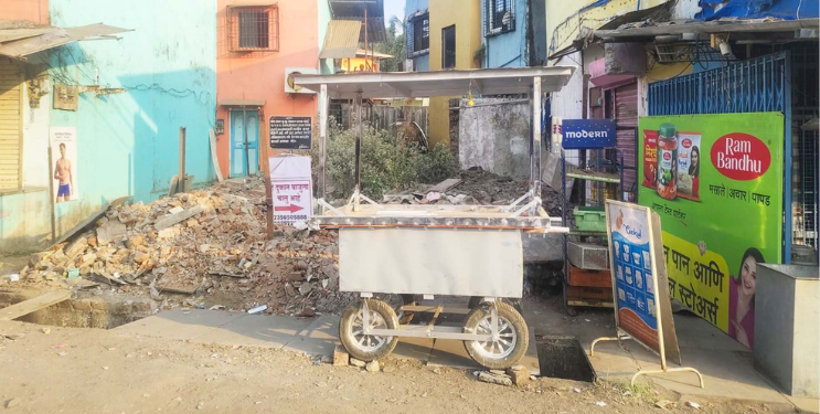 कडाव बस थांब्यावर अनधिकृत टपरी