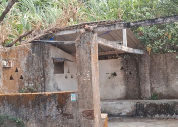 स्मशानभूमीतील निवारा शेडची दुरवस्था