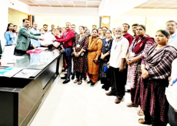 लिपिक अधिकारी, कर्मचाऱ्यांचा आक्रोश मोर्चा