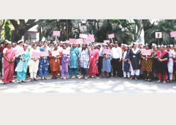 जिल्हा परिषद कर्मचारी रस्त्यावर