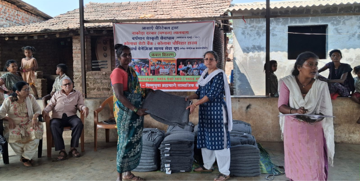 चांदेवाडीत ब्लँकेट वाटप