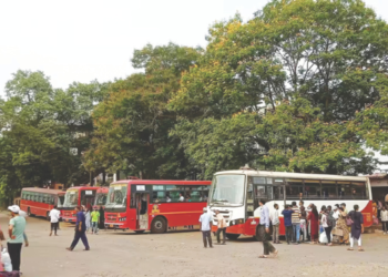 महाड बसस्थानक परिसरात बेकायदा वाहतूक