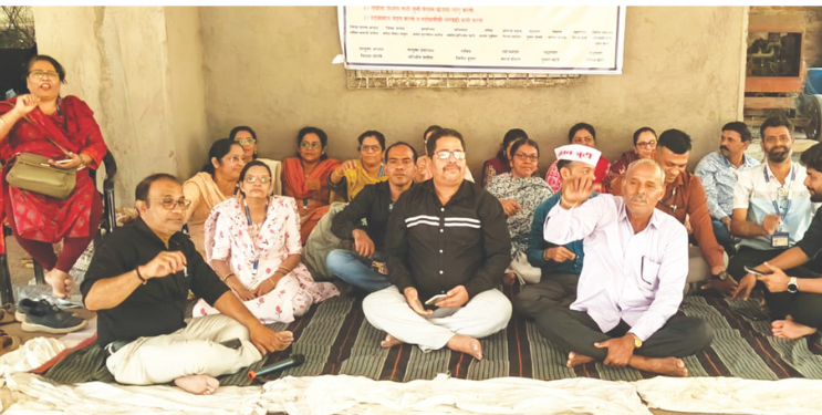 लिपिक संवर्गाचे कामबंद आंदोलन