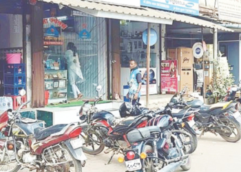 अवैध पार्किंगमुळे पालीकर त्रस्त