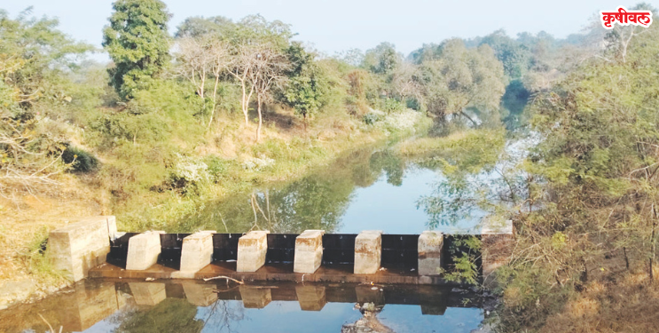 आर्डे गावाजवळील नाल्यावर सिमेंट बंधारा