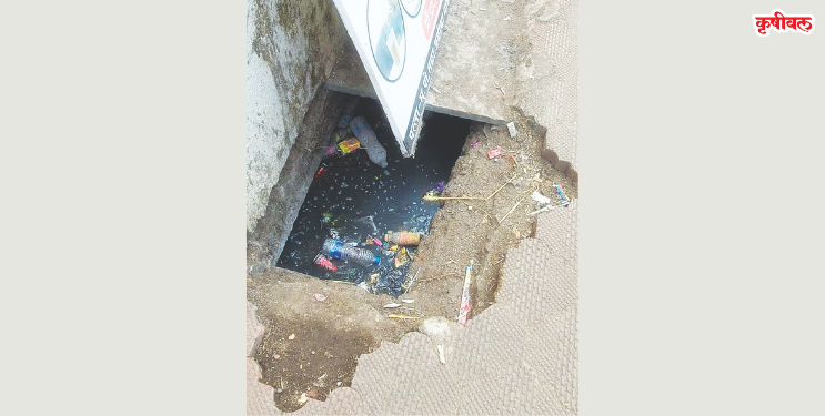 तुंबलेल्या गटारामुळे नागरिक त्रस्त