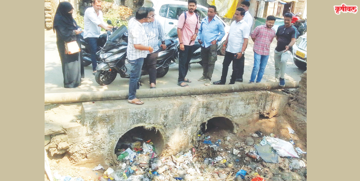 विरेंद्र भगत यांच्याकडून नाल्याची पाहणी