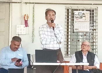 ज्येष्ठांच्या मानसिक समस्यांवर हास्याचा उतारा