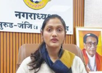 मुरुडच्या नगराध्यक्षांकडून आचारसंहितेचा भंग