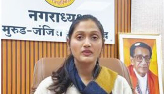 मुरुडच्या नगराध्यक्षांकडून आचारसंहितेचा भंग