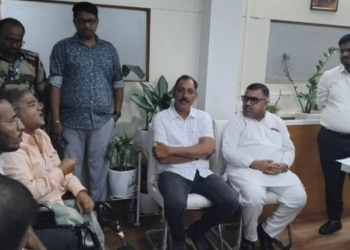 दिव्यांगांच्या स्टॉल नूतनीकरणासाठी मोर्चा