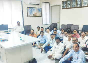 कर्जतमधील ठेकेदारांचे ठिय्या आंदोलन