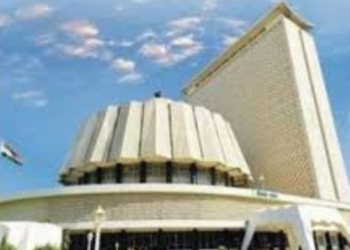 विधानभवनाजवळ तरुणाचा आत्मदहनाचा प्रयत्न