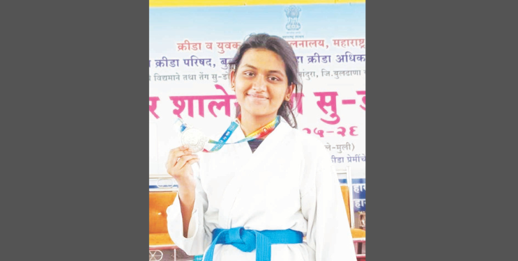 खुशीला तांग सू डो स्पर्धेत रौप्यपदक