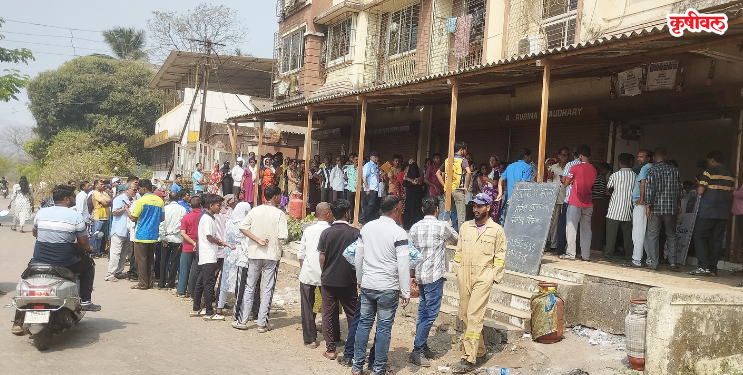 नागोठण्यात गॅस सिलेंडरसाठी गर्दी