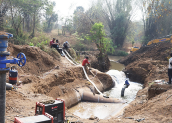 मुक्या जनावरांची पाण्यासाठी धाव