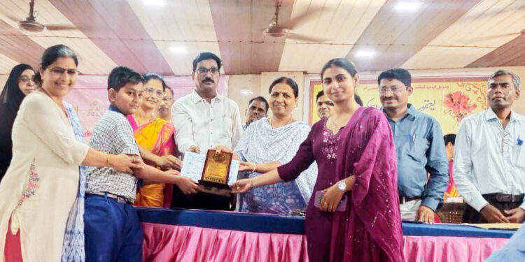 पीएनपीच्या विद्यार्थ्यांचे नेत्रदीपक यश