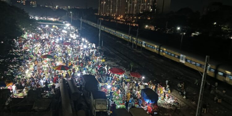 जीव धोक्यात घालून खरेदी