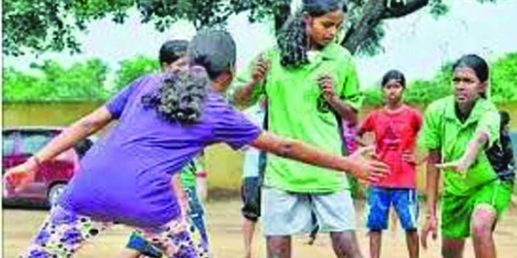 आट्यापाट्या स्पर्धेत मुलींचा सुवर्णझेंडा