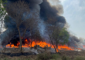 भंगारच्या दुकानाला भीषण आग