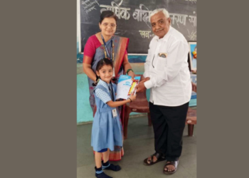 पीएनपी शाळेत बक्षीस वितरण