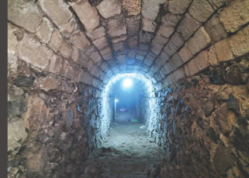 तटबंदीतील भुयारी मार्ग अडगळीत