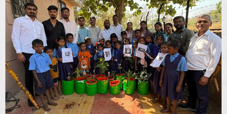 फणसवाडी येथे औषधी वनस्पतींचे वृक्षारोपण