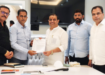 विविध मागण्यांसाठी खा. बाळ्यामामांची भेट