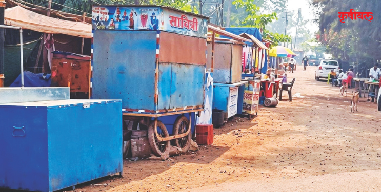 श्रीवर्धन समुद्रकिनारा टपऱ्यांच्या विळख्यात