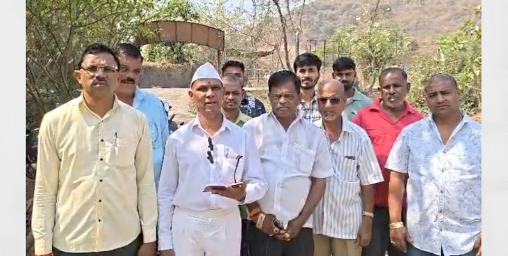 उड्डाणपुलामुळे शेतकरी आक्रमक