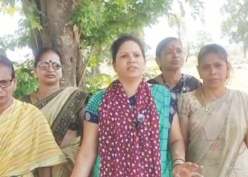 दलालांकडून जमिनीची परस्पर विक्री