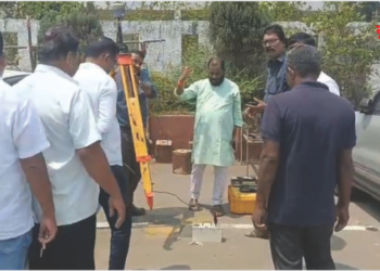 ‘पुन्हा याल तर याद राखा…’, ग्रामस्थांचा अधिकाऱ्यांना सज्जड दम