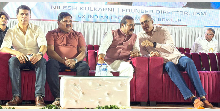 एमजी ट्रॉफीला निलेश कुलकर्णींची उपस्थिती