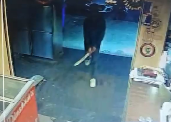 हॉटेलमधील बिलाच्या वादातून तलवारीने हल्ला