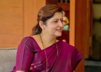 रुपाली चाकणकर यांचा राजीनामा