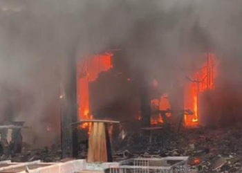 भिवंडीतील कशेळी येथे फर्निचर मार्केटला आग