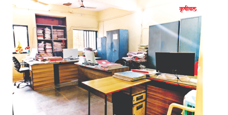 पेण पंचायत समितीत शिस्तभंगाचा कळस