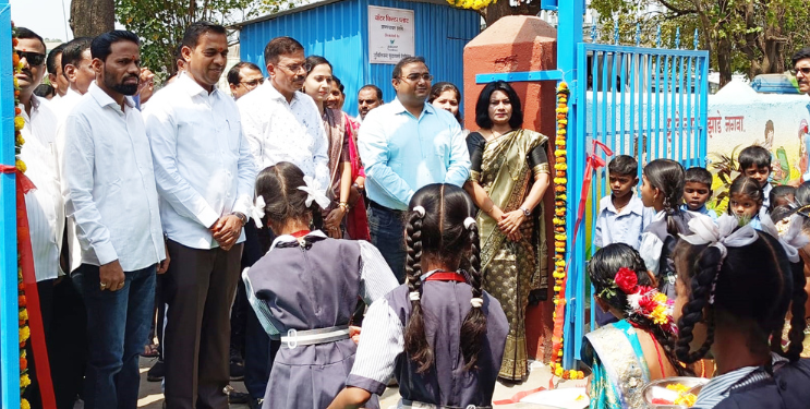 इसांबेत बोलक्या भिंती प्रकल्प