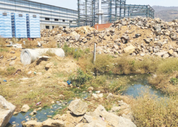 खेतान कंपनीतील सांडपाणी शेतात